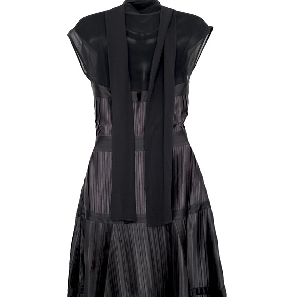 La Perla Black Silk Blend Accordion Pleated Cocktail Evening Gown Size 42 (US 6) - Picture 2 of 15